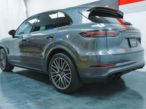 Used 2020 Porsche Cayenne Turbo AWD/4WD image 20