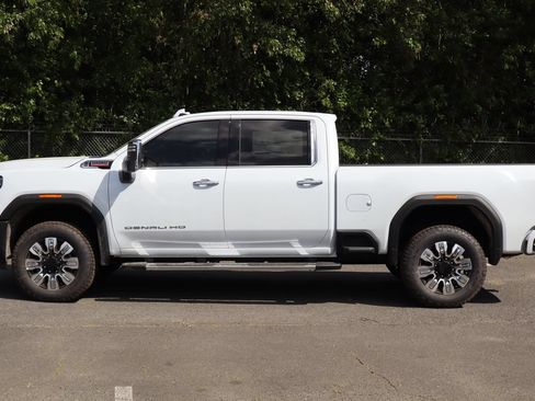 New 2026 GMC Sierra 2500 Denali w/ Denali Reserve Package AWD/4WD image 5