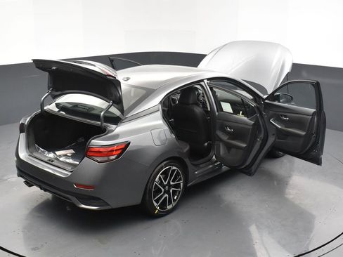 New 2025 Nissan Sentra SR w/ SR Premium Package image 34