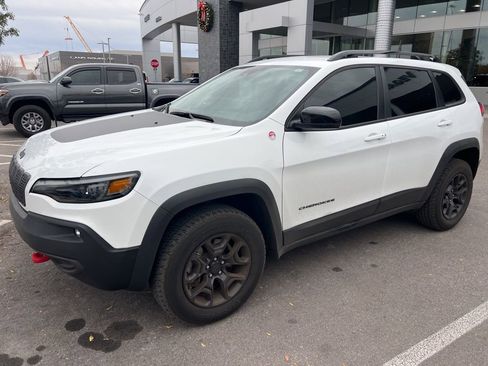 Used 2022 Jeep Cherokee Trailhawk w/ Comfort/Convenience Group image 10