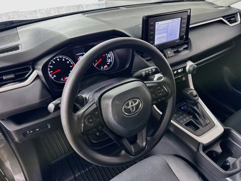 Used 2021 Toyota RAV4 LE w/ Carpet Mat Package (TMS) image 21