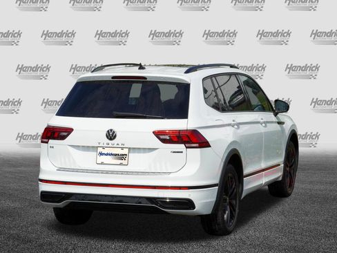 Used 2022 Volkswagen Tiguan SE R-Line image 9