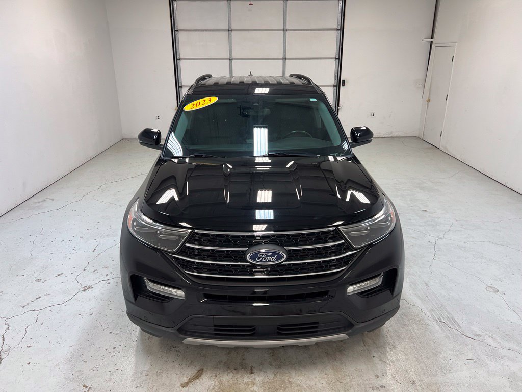 Used 2023 Ford Explorer XLT w/ Equipment Group 202A AWD/4WD image 7