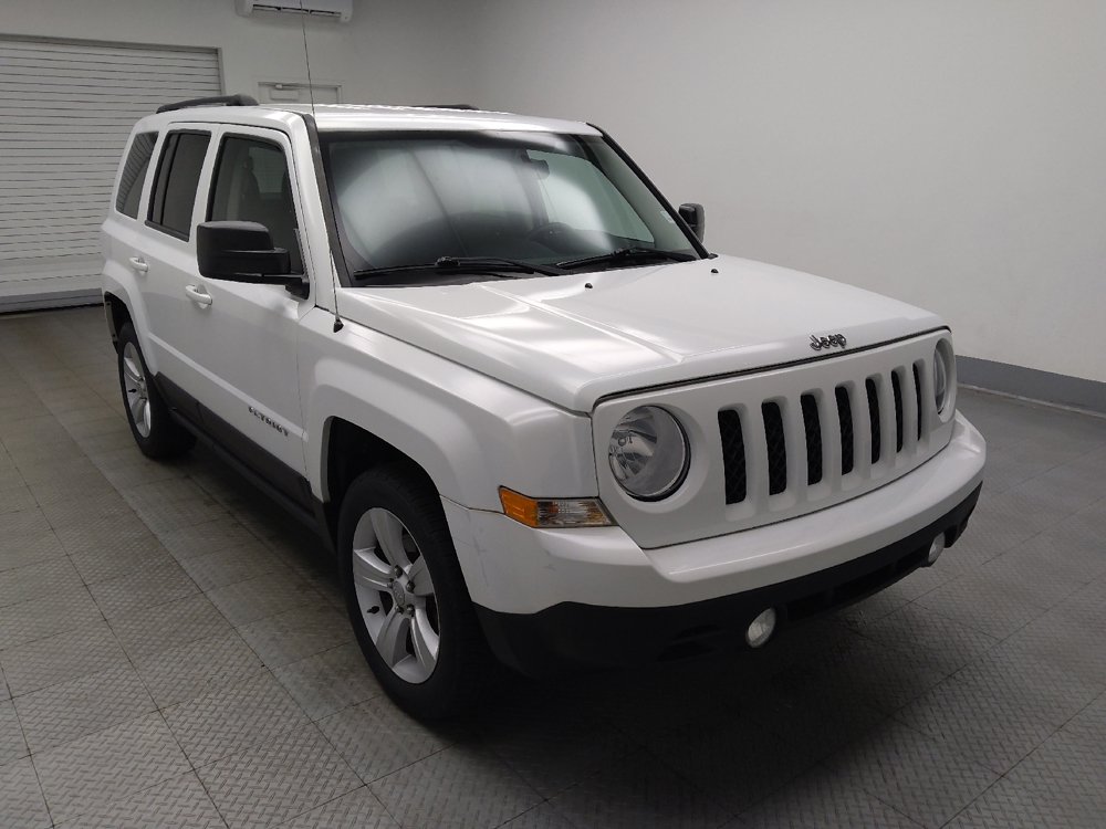 Used 2016 Jeep Patriot Latitude FWD image 13