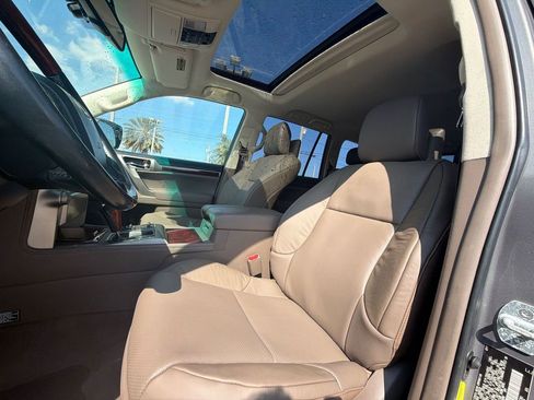 Used 2011 Lexus GX 460 Premium image 12