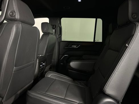 Used 2025 GMC Yukon XL Denali image 28