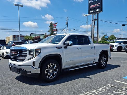 Certified 2023 GMC Sierra 1500 SLT w/ SLT Premium Package AWD/4WD image 3