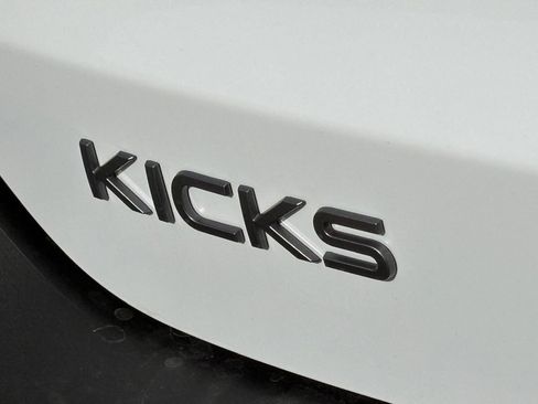New 2026 Nissan Kicks SV w/ SV Premium Package FWD image 8