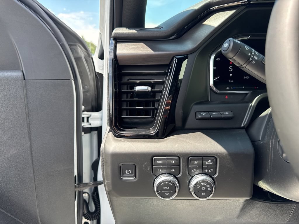 New 2026 GMC Sierra 1500 AT4 w/ AT4 Premium Package AWD/4WD image 14