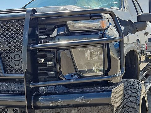 Used 2021 Chevrolet Silverado 2500 Custom w/ Custom Convenience Package AWD/4WD image 8