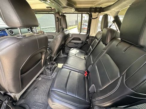 Used 2021 Jeep Wrangler Unlimited Sahara AWD/4WD image 32
