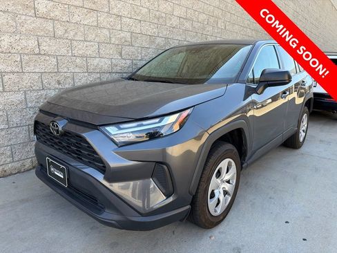 Used 2024 Toyota RAV4 LE AWD/4WD image 2