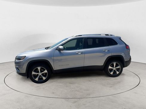Used 2019 Jeep Cherokee Limited w/ Luxury Group AWD/4WD image 3