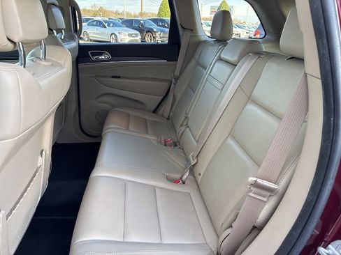 Used 2018 Jeep Grand Cherokee Limited image 13