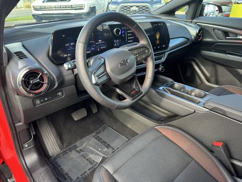 Used 2025 Chevrolet Equinox EV RS image 16