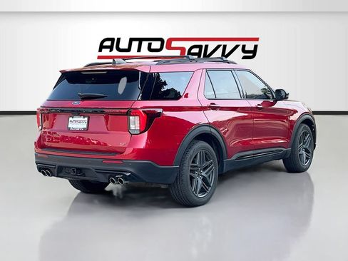 Used 2025 Ford Explorer ST AWD/4WD image 7