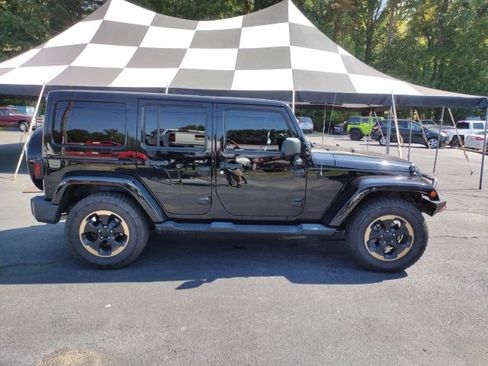 Used 2014 Jeep Wrangler Unlimited Sahara image 4