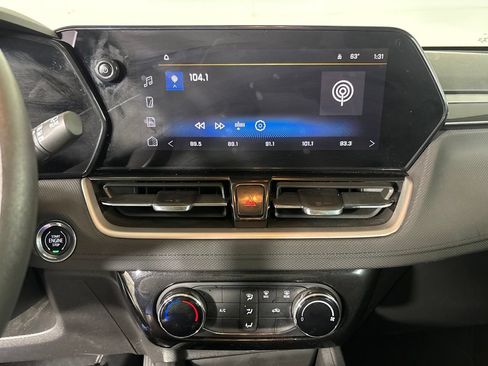 Used 2025 Chevrolet TrailBlazer LT AWD/4WD image 15