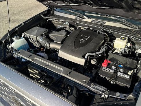 Certified 2023 Toyota Tacoma TRD Off-Road image 23