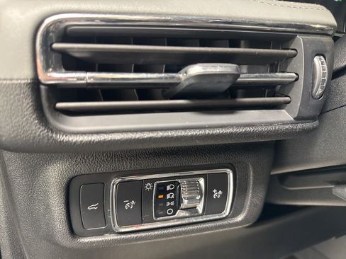 Used 2020 Lincoln Corsair Standard w/ Equipment Group 101A image 9