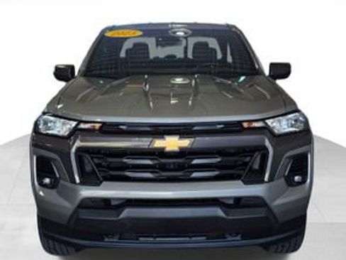 Used 2023 Chevrolet Colorado LT w/ LT Convenience Package II image 9