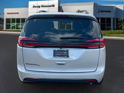 New 2026 Chrysler Pacifica Select w/ S Appearance Package image 7