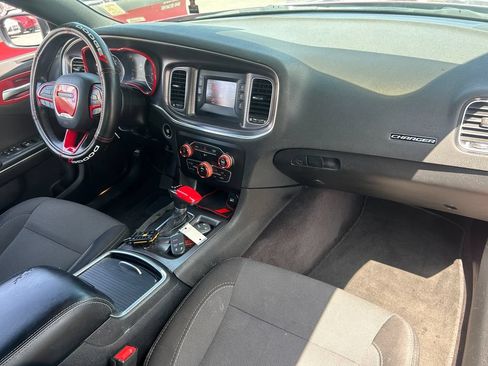 Used 2017 Dodge Charger SE RWD image 30