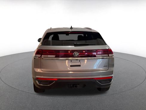 Used 2025 Volkswagen Atlas Cross Sport SE image 14