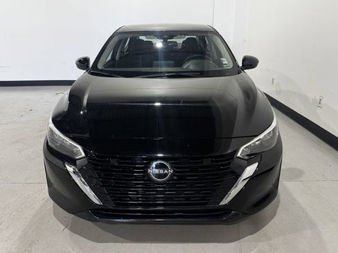 Used 2025 Nissan Sentra SV FWD image 10