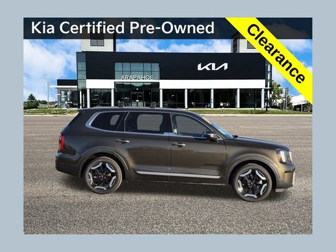 Certified 2025 Kia Telluride S image 1