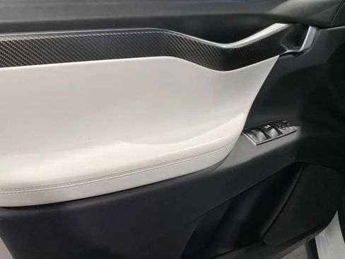 Used 2016 Tesla Model X P90D image 12