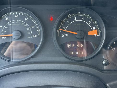 Used 2014 Jeep Patriot Latitude FWD image 9