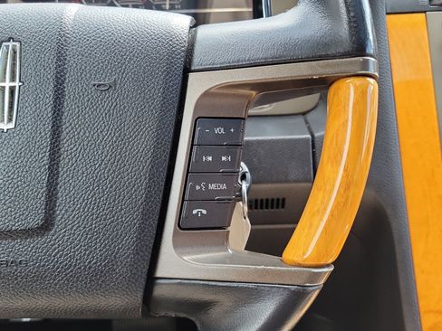 Used 2012 Lincoln Navigator 2WD image 31