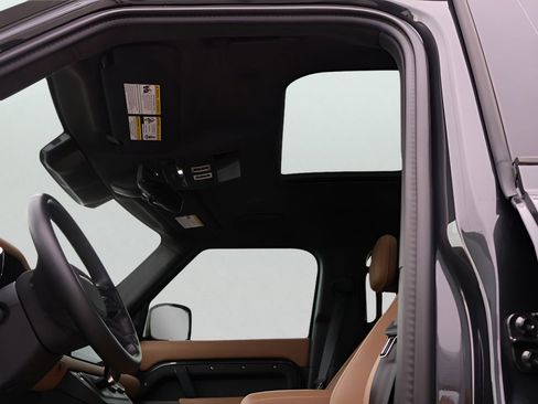Certified 2025 Land Rover Defender 110 X AWD/4WD image 37