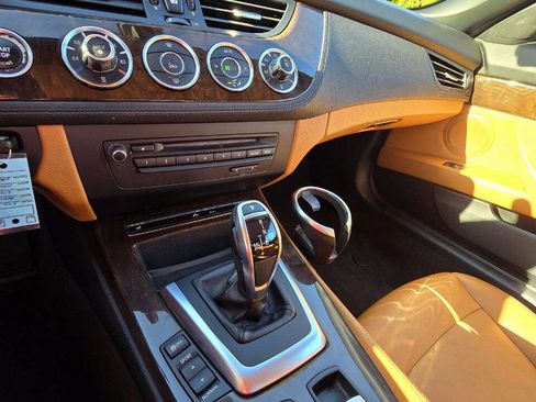 Used 2011 BMW Z4 sDrive35i image 13