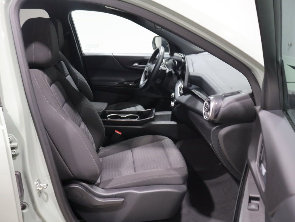 Used 2025 Chevrolet Equinox LT AWD/4WD image 22