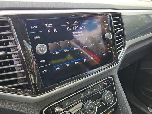 Certified 2022 Volkswagen Atlas SEL Premium image 19