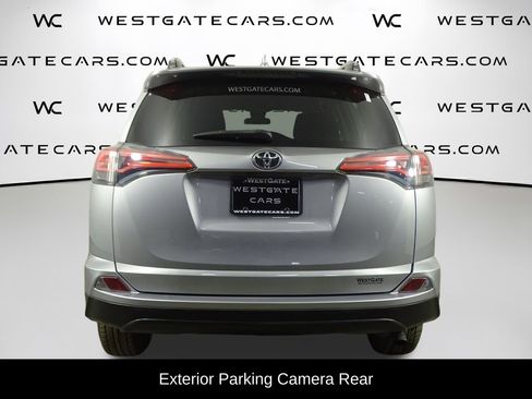 Used 2018 Toyota RAV4 LE image 7