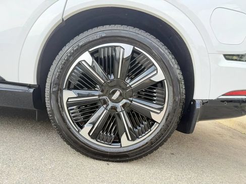 Used 2025 Cadillac Escalade IQ Sport 2 AWD/4WD image 43