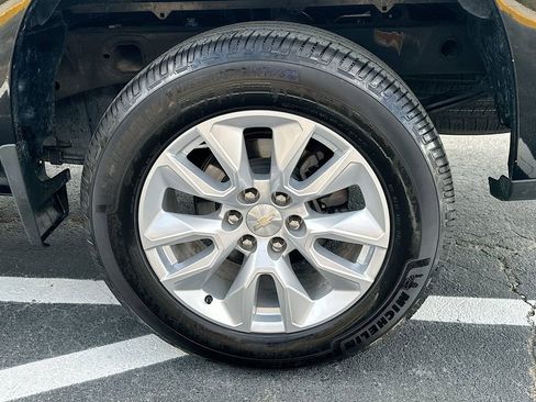 Used 2022 Chevrolet Silverado 1500 Custom image 22