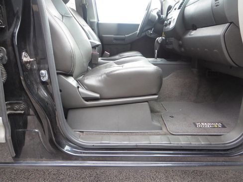 Used 2015 Nissan Xterra PRO-4X w/ Pro-4x Leather Package image 18