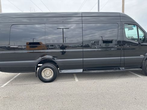 Used 2023 Mercedes-Benz Sprinter 3500 image 26