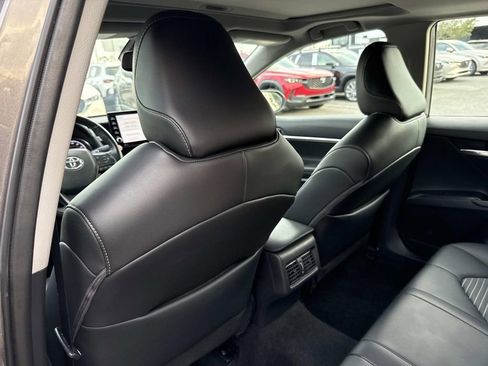 Used 2024 Toyota Camry SE image 14