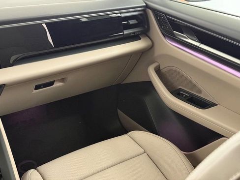 New 2026 Porsche Macan 4 Electric image 17