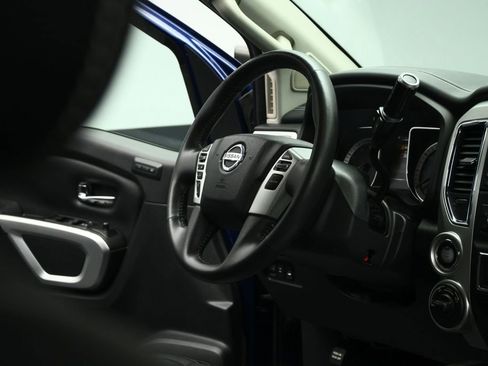 Used 2017 Nissan Titan PRO-4X w/ Pro-4x Convenience Package AWD/4WD image 66