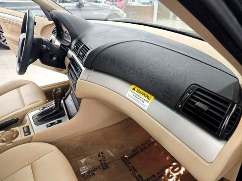 Used 2002 BMW 325i Sedan image 10