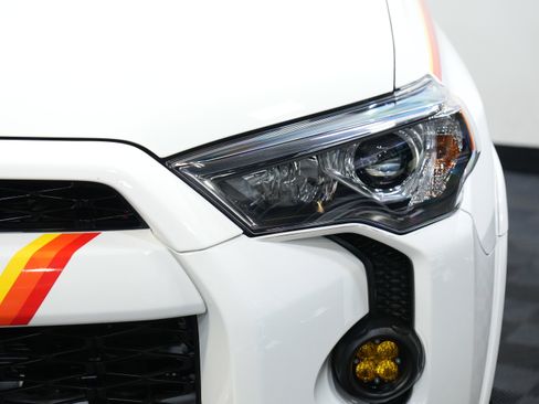 Used 2023 Toyota 4Runner 40th Anniversary SE image 10