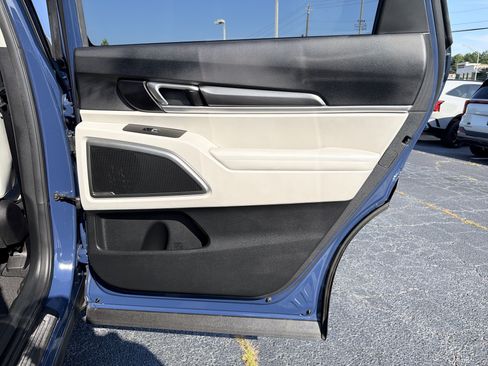 Used 2023 Kia Telluride S w/ S Sunroof Package FWD image 19