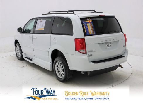Used 2014 Dodge Grand Caravan SXT w/ Rear Park Assist Package image 7