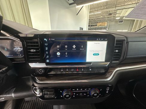 Certified 2026 Chevrolet Silverado 1500 LT AWD/4WD image 24